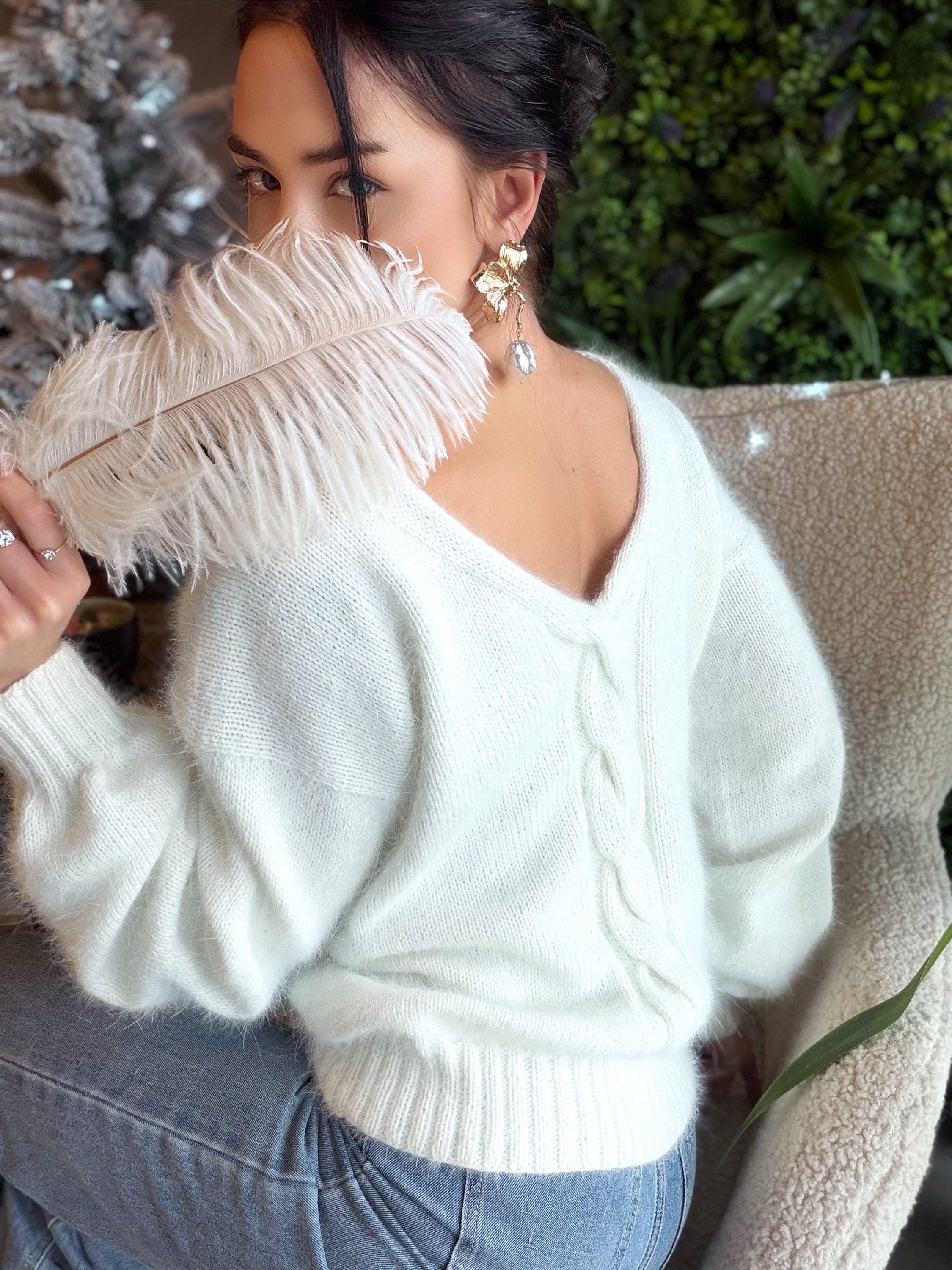 Angora wool double-sided white mil knit sweater V-neck Open back Deep neckline Knit fluffy angora pullover Loose fit oversized V-neck Top