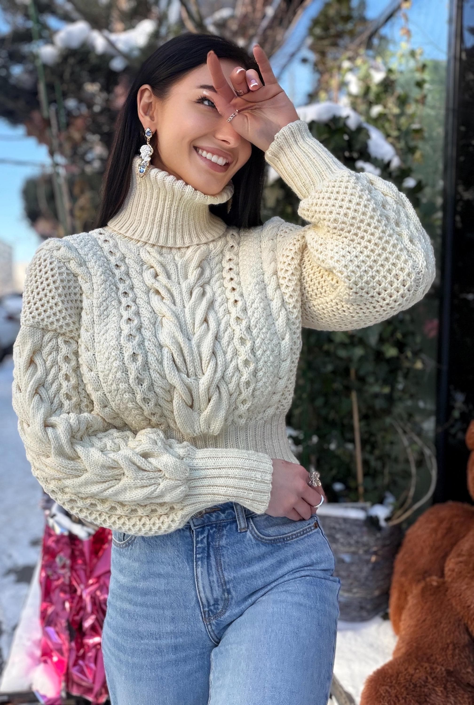 Cropped handmade white milk cream 100% merino wool aran sweater turtleneck Chunky Knit Pullover Womens Cable knit merino wool winter jumper
