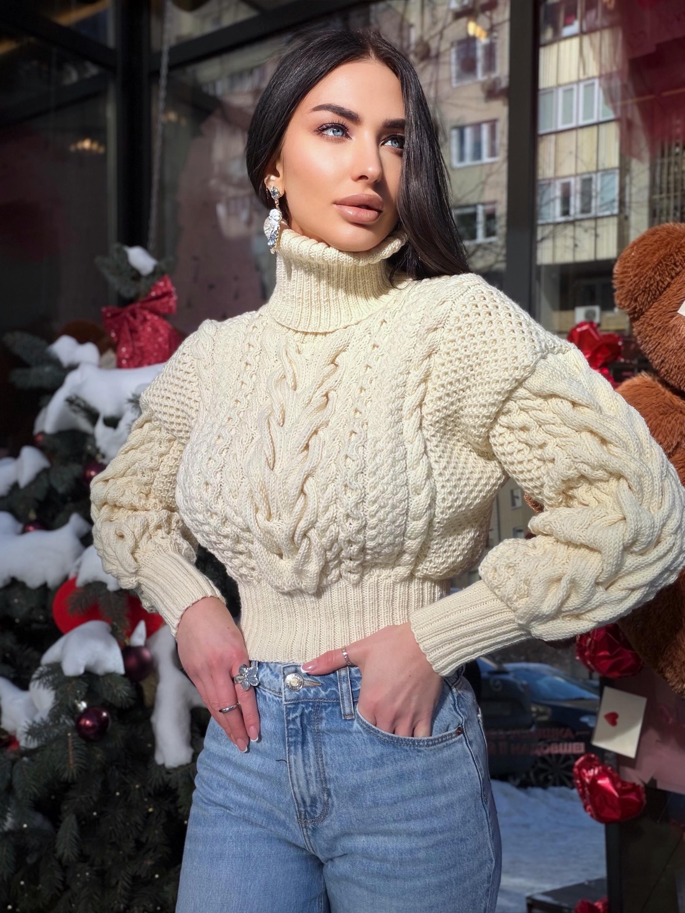 Cropped handmade white milk cream 100% merino wool aran sweater turtleneck Chunky Knit Pullover Womens Cable knit merino wool winter jumper