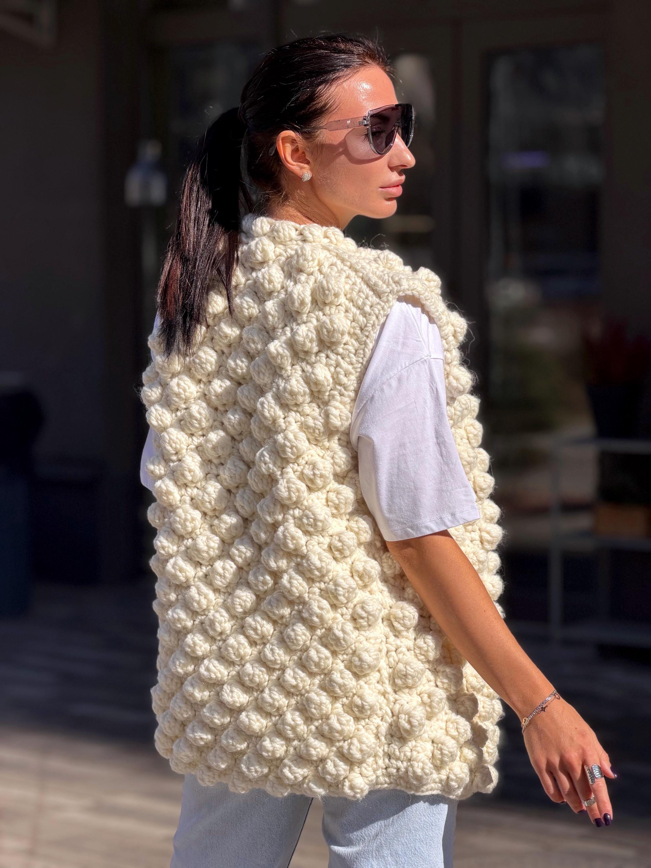 Crochet hand made alpaca wool milk cream sweater vest « balls» Chunky hand knit wool large long bubbles vest sleeveless with a knitted belt