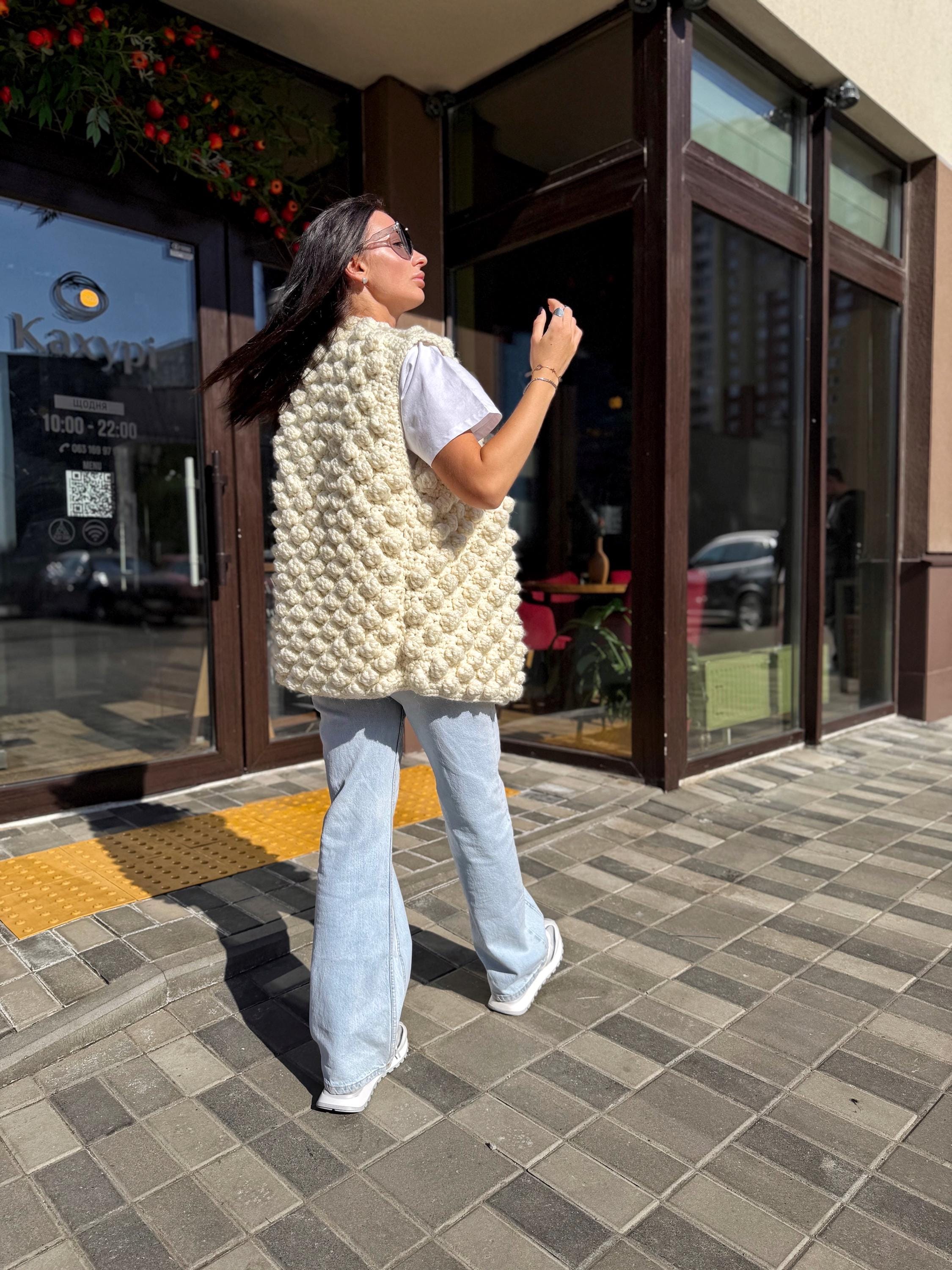 Crochet alpaca milk cream sweater vest «Popcorn» Chunki hand knit wool large long bubbles vest sleeveless with a knitted belt