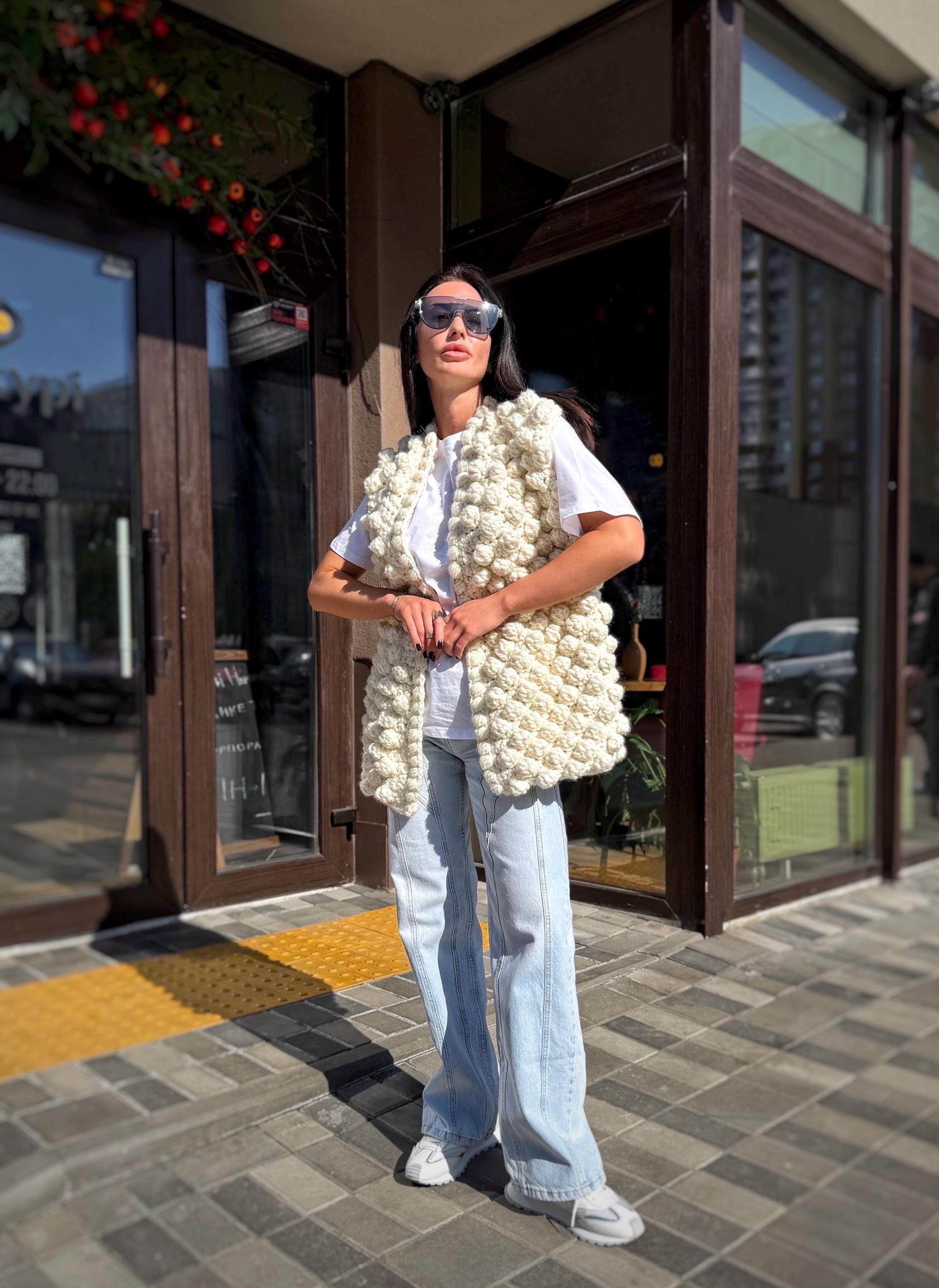 Crochet alpaca milk cream sweater vest «Popcorn» Chunki hand knit wool large long bubbles vest sleeveless with a knitted belt