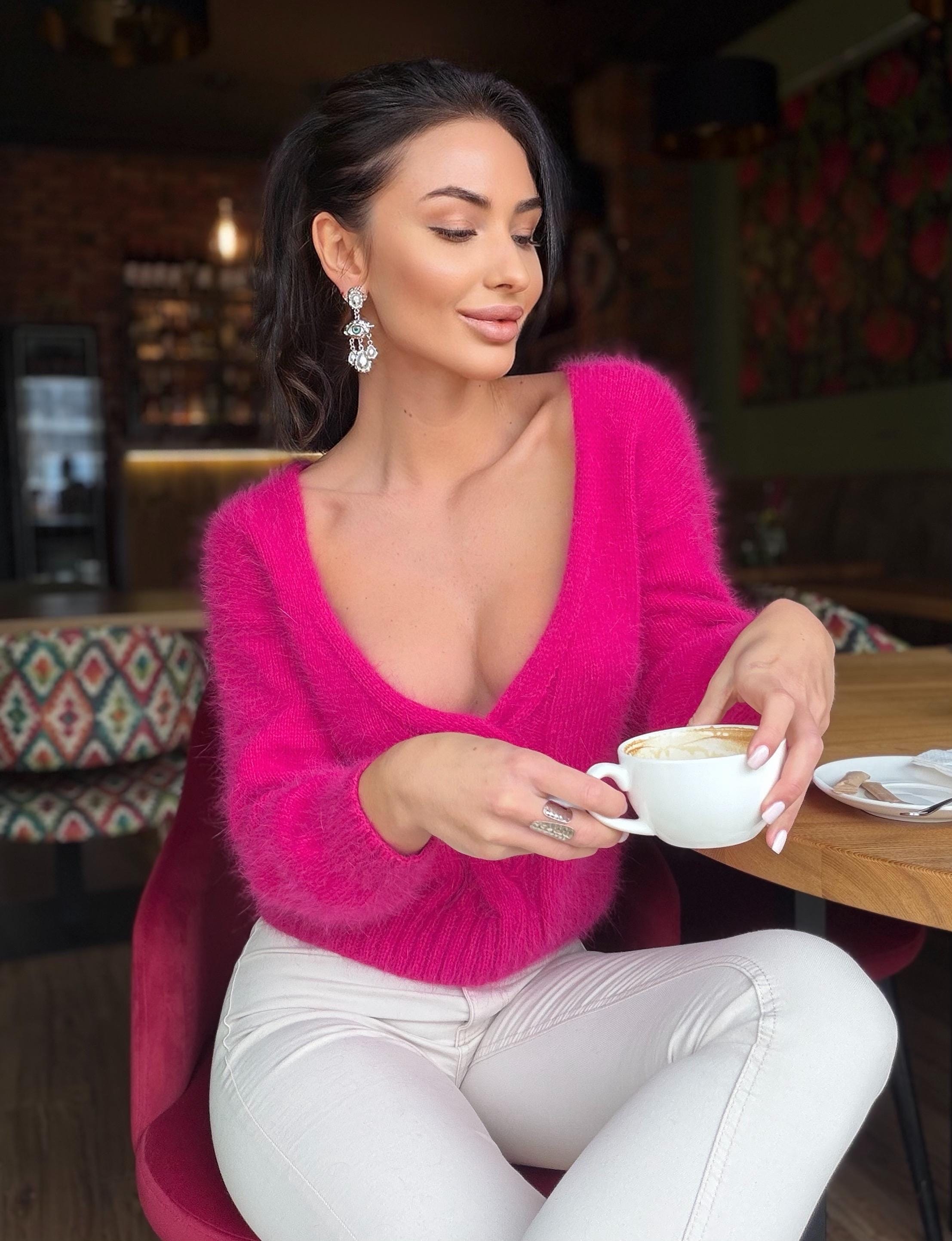 Hand knit fuchsia pink double-sided angora open back/deep neckline pullover Knit fluffy angora Loose fit oversized V-neck sweater top