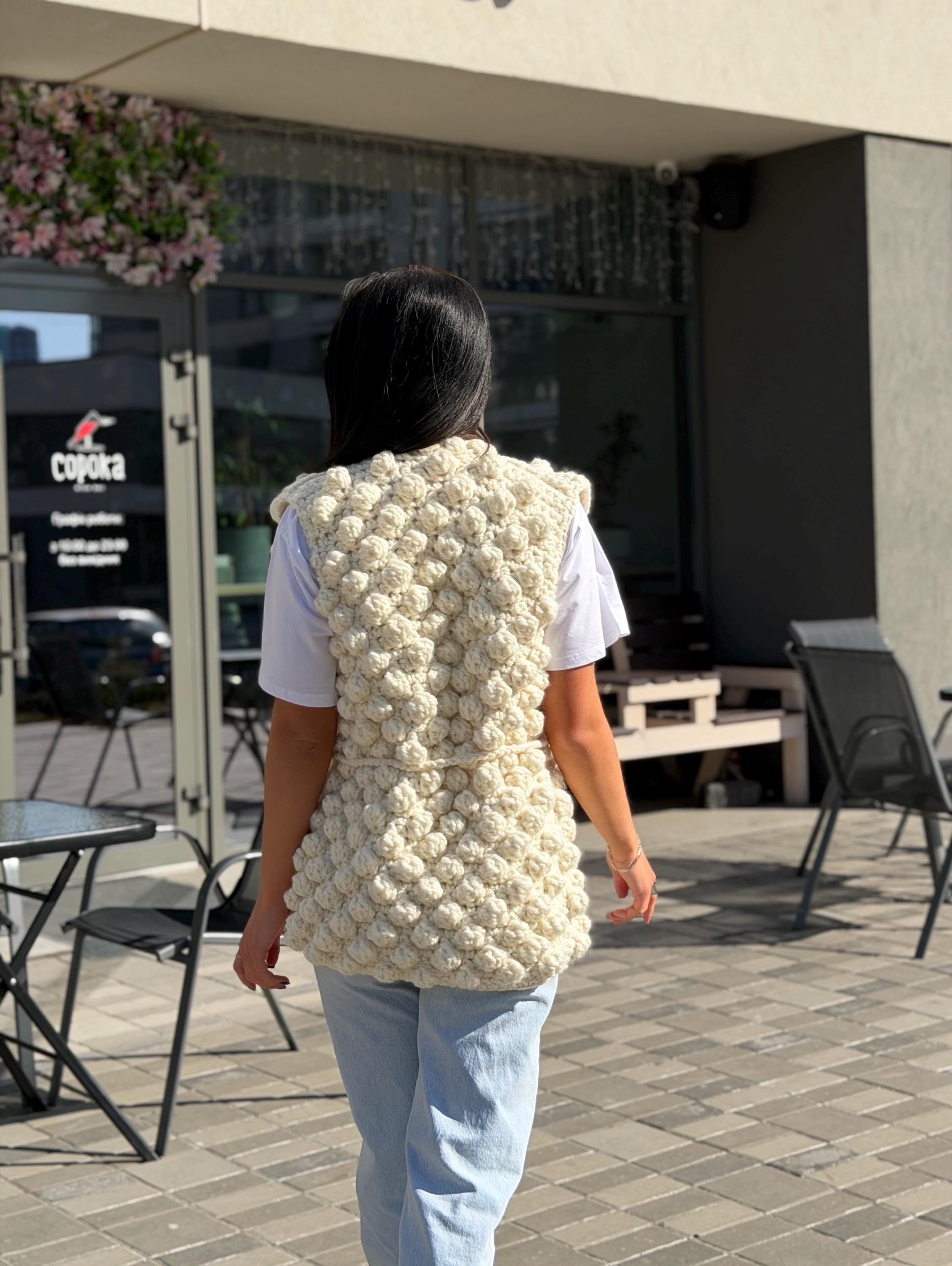 Crochet hand made alpaca wool milk cream sweater vest « balls» Chunky hand knit wool large long bubbles vest sleeveless with a knitted belt