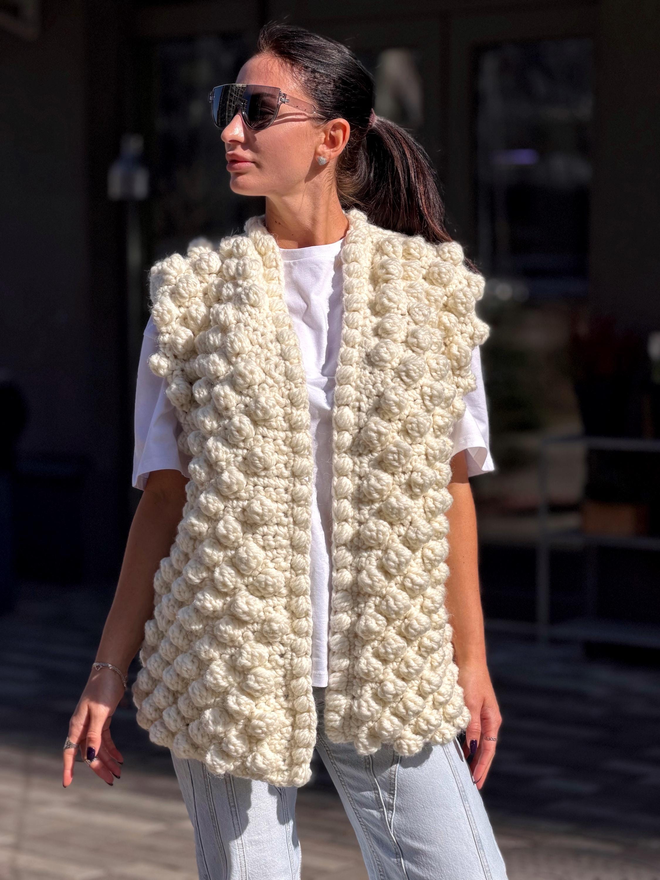 Crochet hand made alpaca wool milk cream sweater vest « balls» Chunky hand knit wool large long bubbles vest sleeveless with a knitted belt