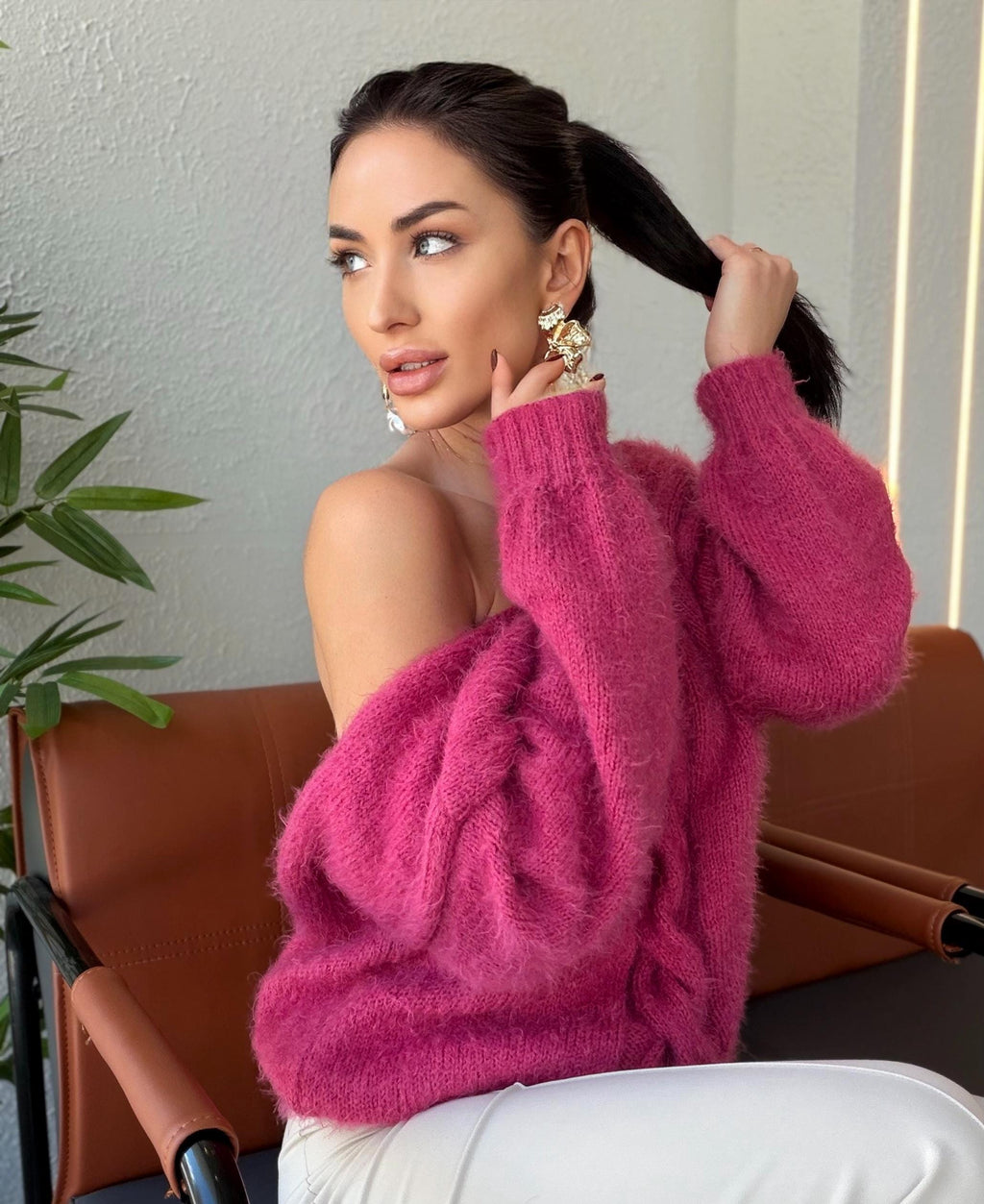Fluffy fuchsia hand knit body friendly pink rouse open back sweater V - Deep neckline Knit emerald fluffy pullover Oversized V-neck