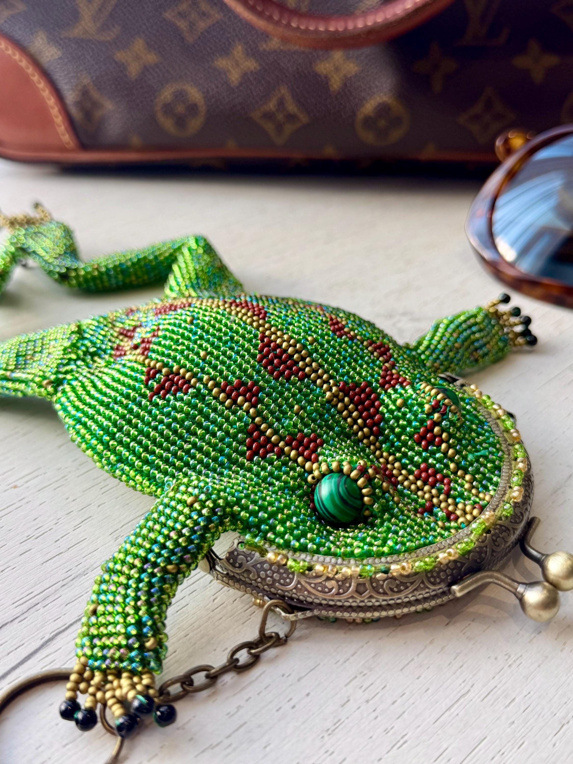 Crochet credit card keychain with beads woven green beads Large frog keychain for handbag Cute souvenir keychain Frog accessory Bag charm