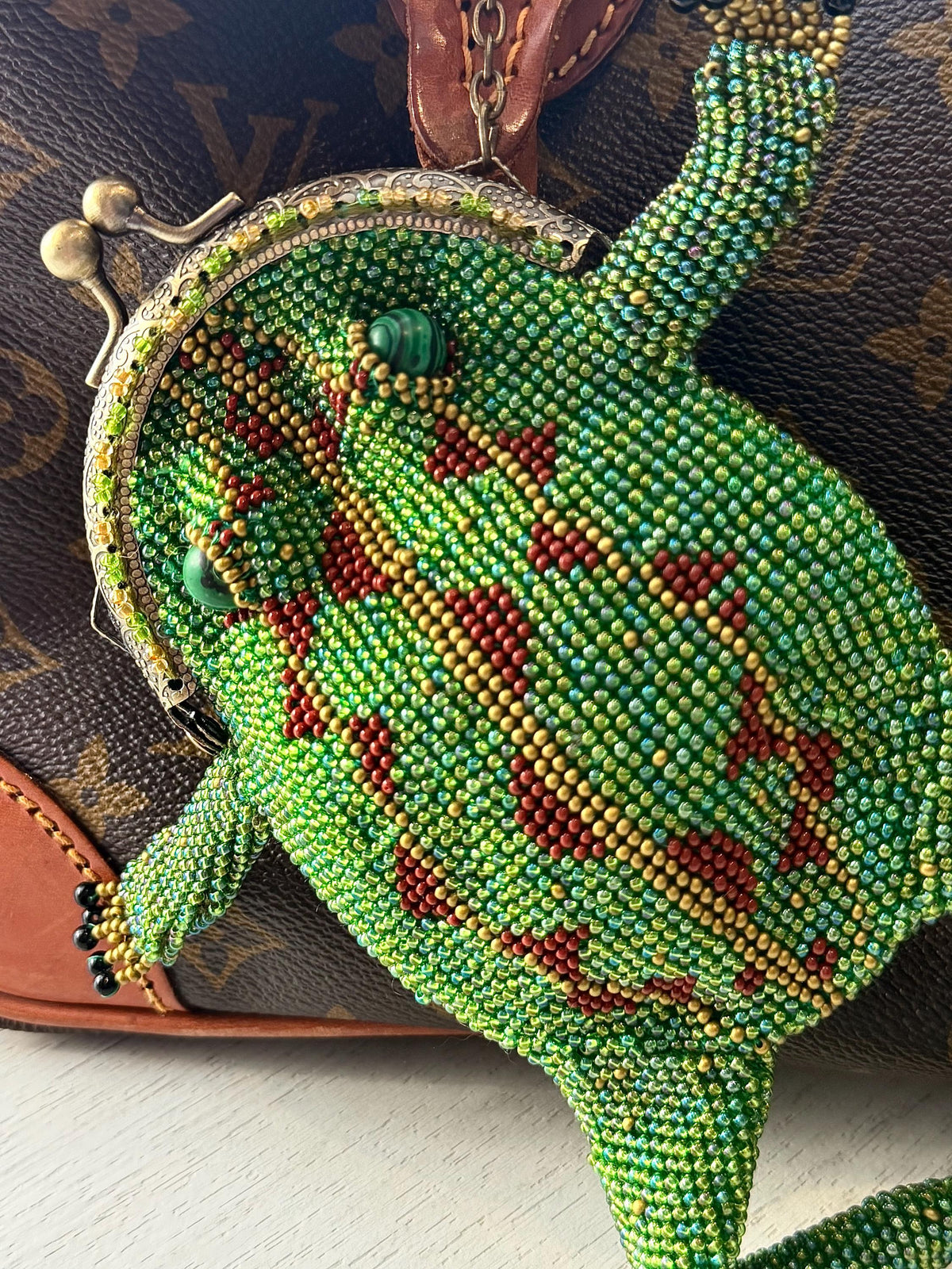 Crochet credit card keychain with beads woven green beads Large frog keychain for handbag Cute souvenir keychain Frog accessory Bag charm