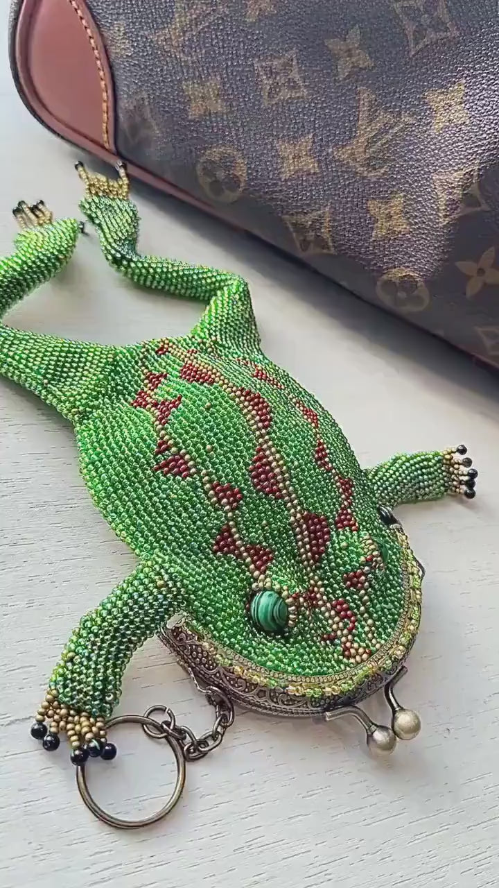 Crochet credit card keychain with beads woven green beads Large frog keychain for handbag Cute souvenir keychain Frog accessory Bag charm