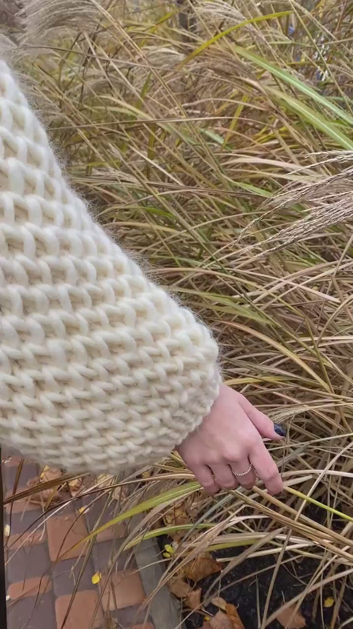 Cable knit wool Milk sweater Hand knit Milk Pastel sweater Chunky knit crop pullover