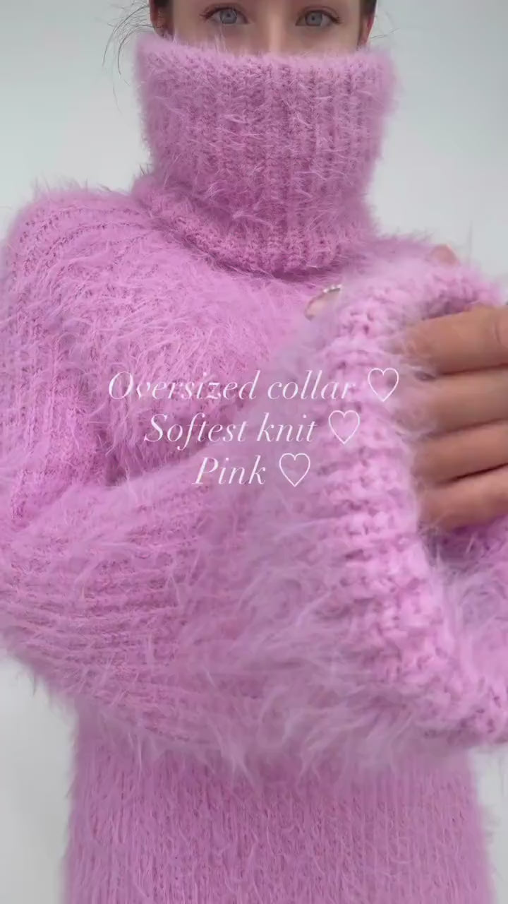 Chunky Knit  Large Turtleneck Sweater Dress, Soft Light Pink Merino Wool Pullover, Oversized High Collar Winter Tunic, Handcrafted Knitwear